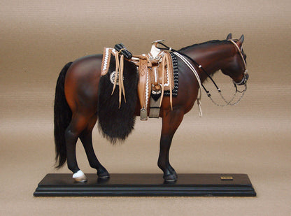 Cavalo Marrom Equipado